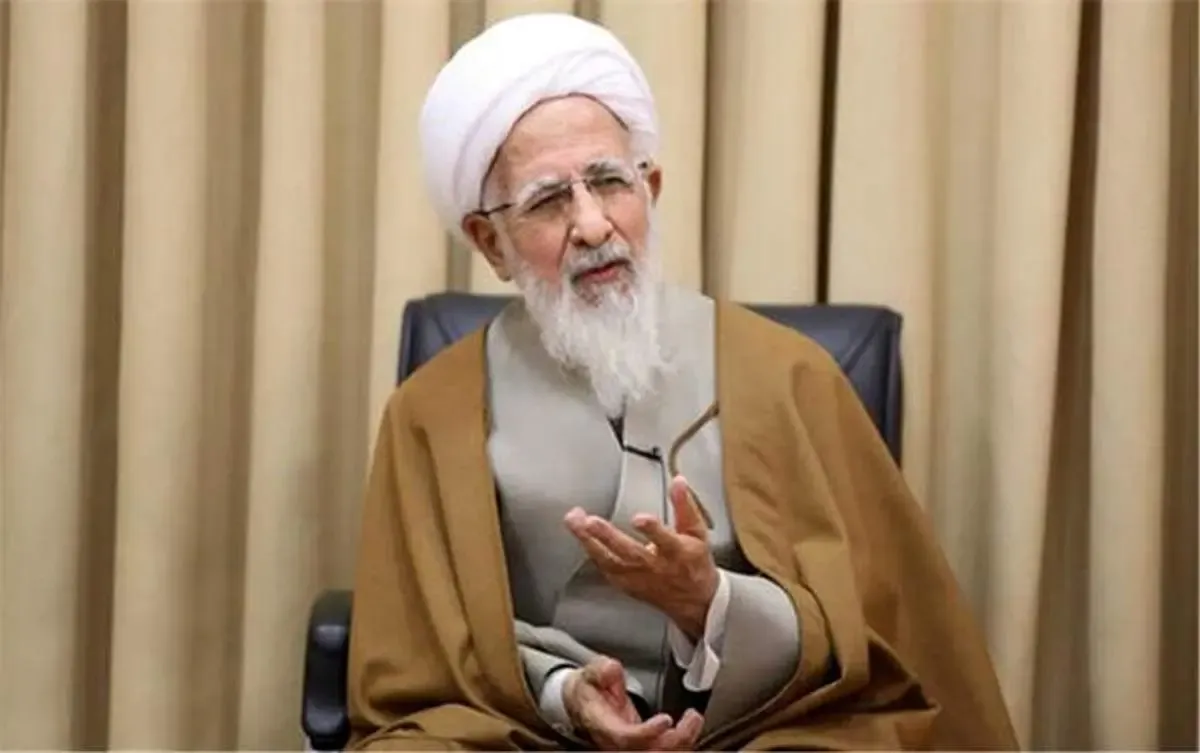 آیت الله جوادی‌آملی: نمی‌توان قرآن دست گرفت و به همه فحش داد/ اگر می خواهیدانسانی زندگی کنید، باید جهانی فکر کنید.