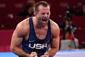 دیوید تیلور از تیم کشتی آمریکا کنار رفت