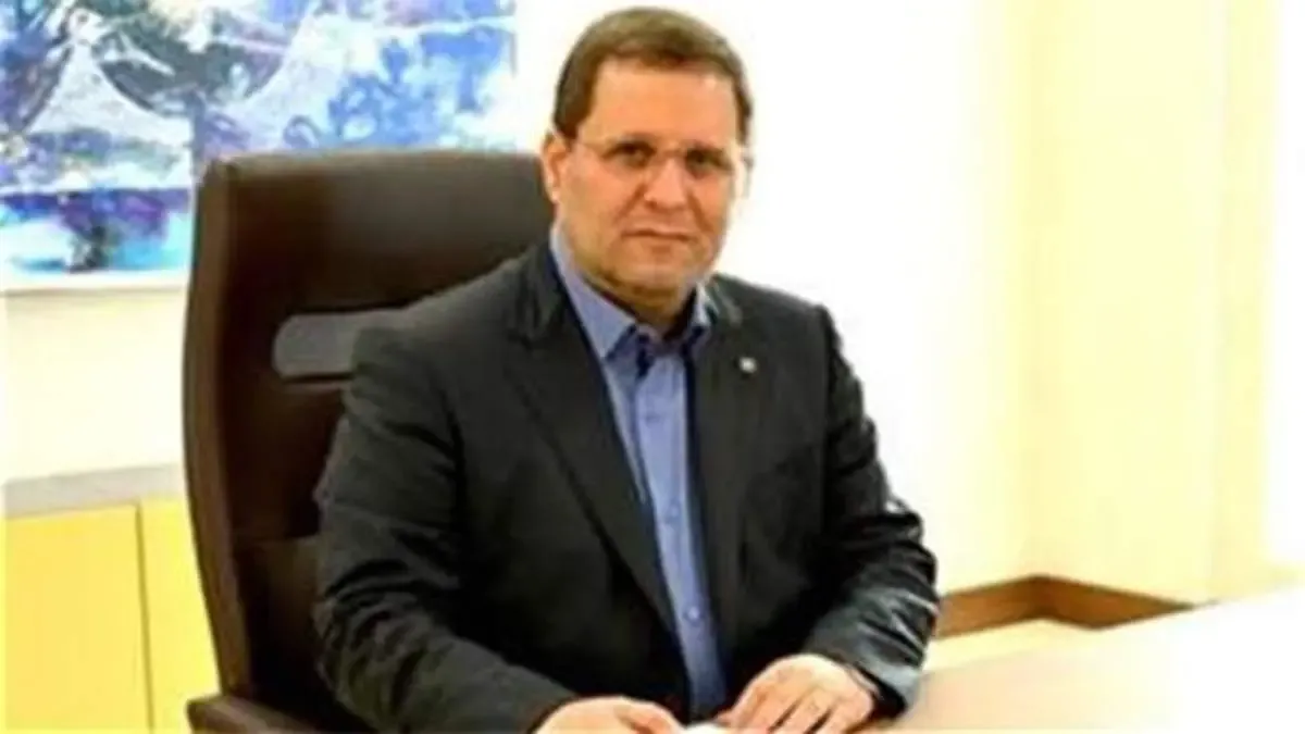 در راستای محقق نمودن شعار سال 1400، جذب منابع و هدایت آن به سمت تولید دانش بنیان، صادرات محور و تكمیل زنجیره ارزش در صدر همه فعالیت های بانك است