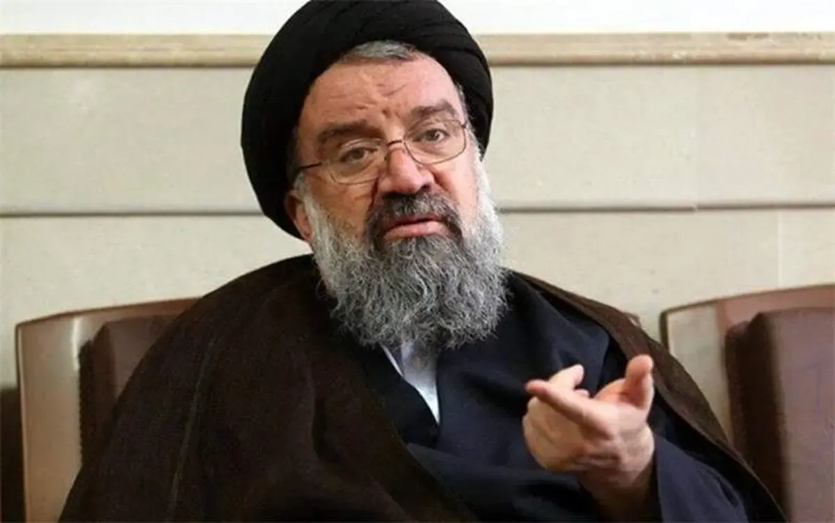 سید احمد خاتمی:مسئولان در حال مدیریت و تدبیر هستند آیا انصاف است از عده‌ای فحش هم بشنوند؟/ سید احمد خاتمی: به صراحت می‌گویم که روحانیت از چشم نیفتاده