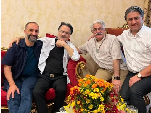 اشک‌ ذوق مجری قدیمی از دیدار دوستانش/ عکس