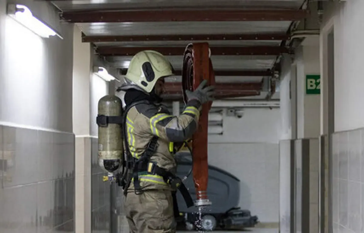 یک طلافروشی در شمال تهران آتش گرفت