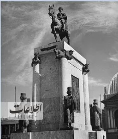 رضاخان درحال سقوط+ عکس