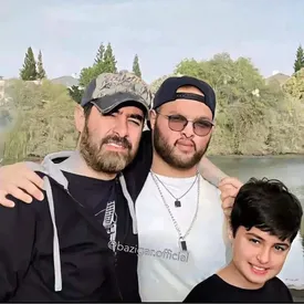 شهاب حسینی با پسرانش امیرعلی و محمد امین/ عکس