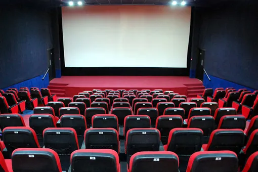 حرکات موزون و رقص بازیگران زن در سینما+ فیلم