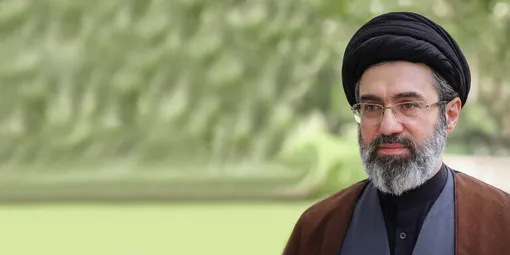 زندگی‌نامه آیت‌الله سیدمجتبی خامنه‌ای/ امروز تولد رهبر انقلاب است