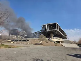 سالن 12هزار نفری آزادی با موشک تخریب شد/ تصاویر