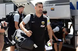 کاپیتان تیم ملی در راه هلند!/ عکس