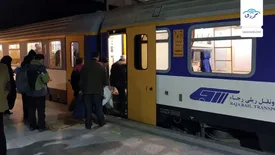 مسافران در واگن‌های قطار تهران- مشهد حبس شدند/ سیستم تهویه کار نمیکند