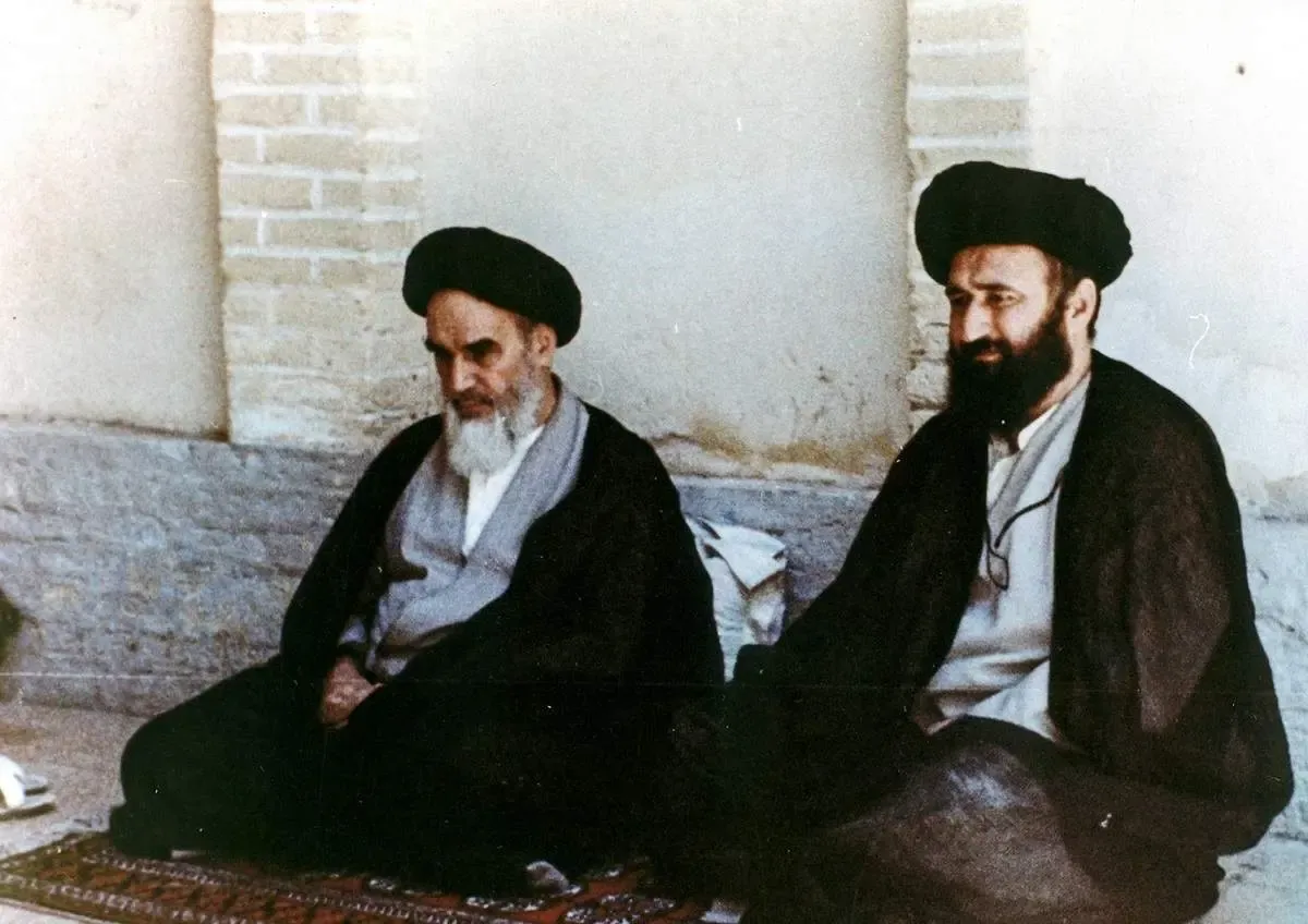 ماجرای گرو گذاشتن ساعت سیدمصطفی خمینی نزد راننده تاکسی؛ امام یک ریال هم نداشت