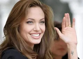 ببینید | آنجلینا جولی و دیکاپریو هم باربی شدند