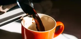 عوارض خطرناک خوردن قهوه ناشتا