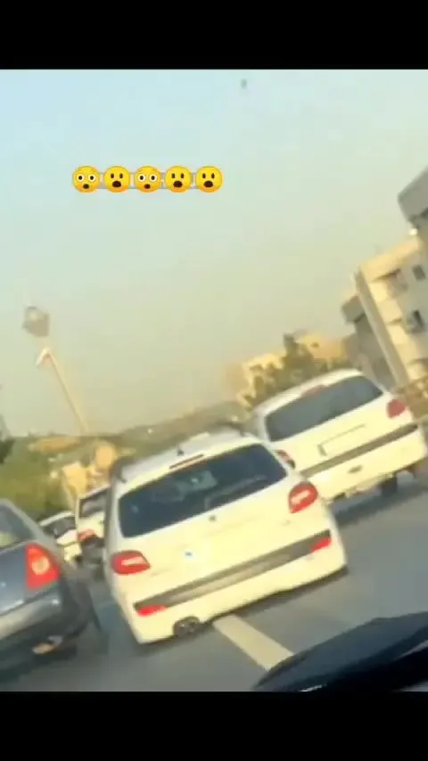 ببینید | لایی‌کشی جنون‌آمیز راننده پژو ۲۰۷ وسط اتوبان‌ !