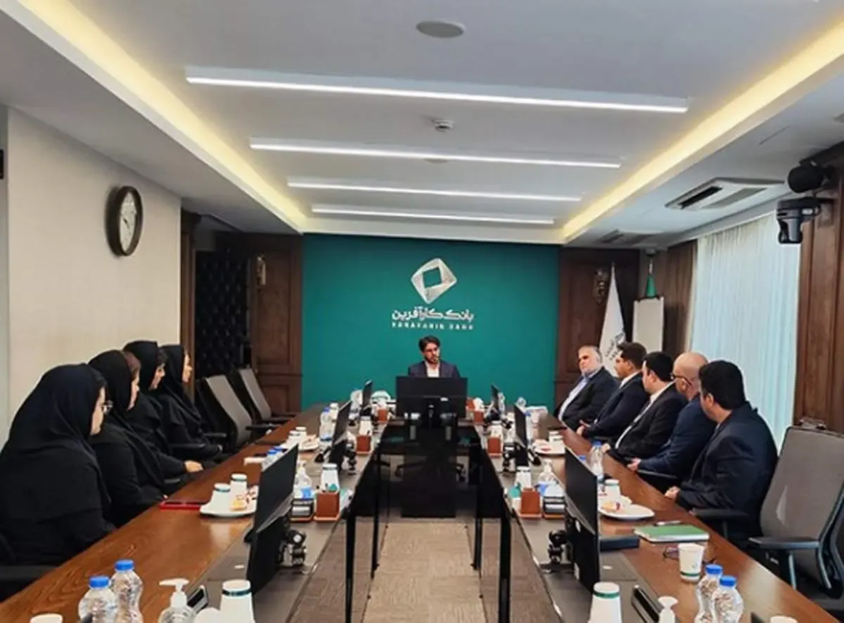 دیدار مدیرعامل بانک کارآفرین با همکاران اداره روابط عمومی و تبلیغات