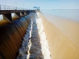 ۲ سد بزرگ سرریز شد