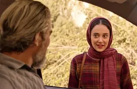 بازیگر هم‌گناه با ژست‌های خاص و خنده‌دارش سوژه/ عکس