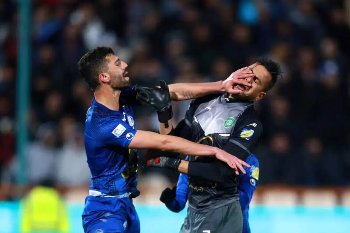 دانشگر بعد از باخت پرسپولیس در استادیوم حرکات جنجالی انجام داد!