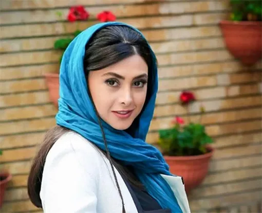 آزاده صمدی با این تیپ نگاه‌ها راخیره کرد/عکس