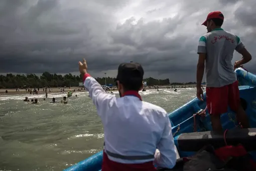 ناجیان غریق در سواحل خزر/عکس :امیر علی رزاقی