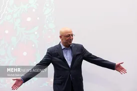 وزیر علوم به رسانه ها گفت موضوع استعفای رییس سازمان سنجش را رها کنند