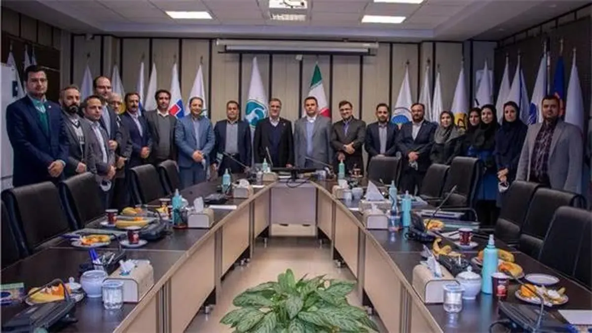 تقدیر از دبیران واعضای پنل های تخصصی سندیکای بیمه گران در بیست و هشتمین همایش ملی بیمه و توسعه