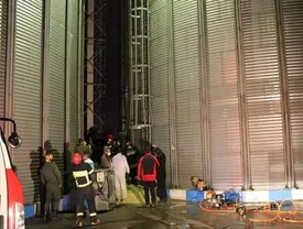 سیلوی گندم اصفهان/ کشته شدن کارگر و عملیات پرخطر آتش‌نشانی