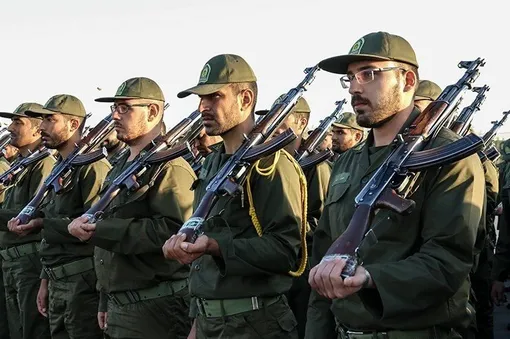 مشمولان ماهر اضافه خدمت و غیبت نمی‌خورند