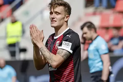 پای برادرزاده خانم بازیگر به تیم ملی فوتبال رسید