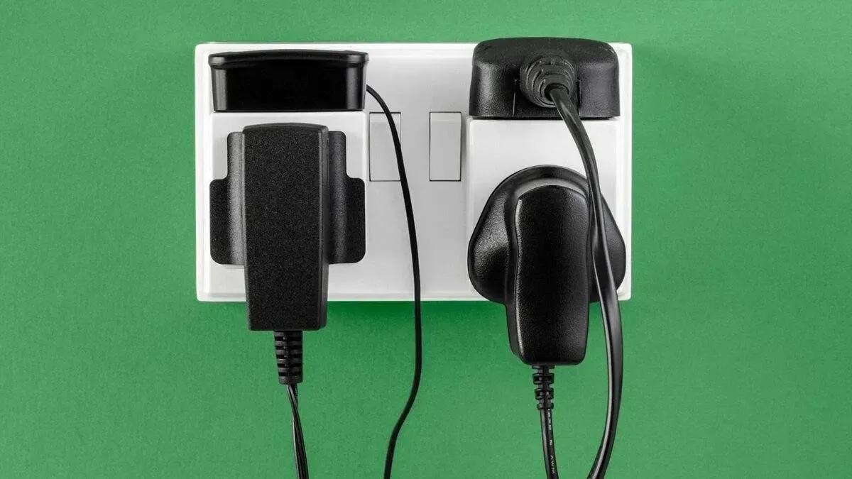 هشدار / شارژرها را همیشه از پریز بکشید