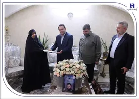 بانک صادرات ایران با تقدیم 96 شهید نماد ایستادگی در کنار مردم است / آغاز افتخارآمیز تدوین تاریخ شفاهی شهدای بانک صادرات ایران