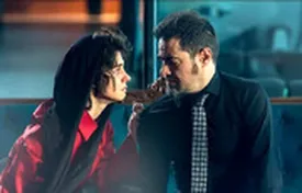 ببینید / سانسور سکانس عاشقانه این سریال را کوتاه کرد