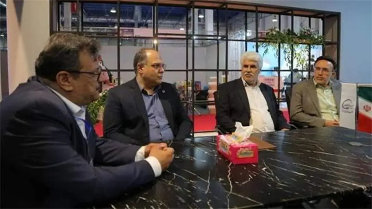 حضور مدیرکل صمت‌ خراسان رضوی در غرفه پتروشیمی اروند