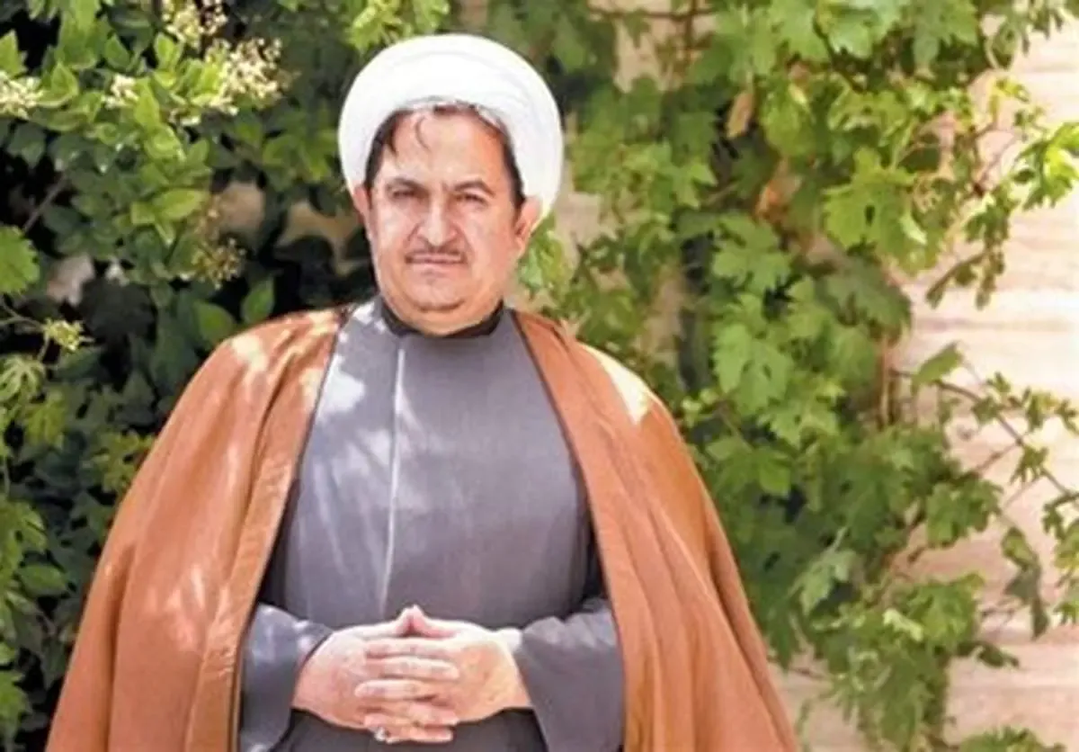 تصاویری از احوالپرسی پدر روح‌الله زم با تیپ متفاوت با فرزند رهبر انقلاب