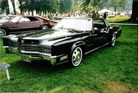 ببینید | جولان شبانه خودروهای لاکچری آمریکایی در اهواز