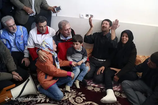 بازدید سخنگوی دولت از مناطق زلزله زده آذربایجان شرقی/عکس: بهزاد عزیزپور