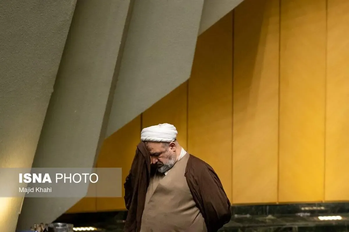 غم و اندوه رسایی هنگام حضور پزشکیان در مجلس سوژه شد/ عکس