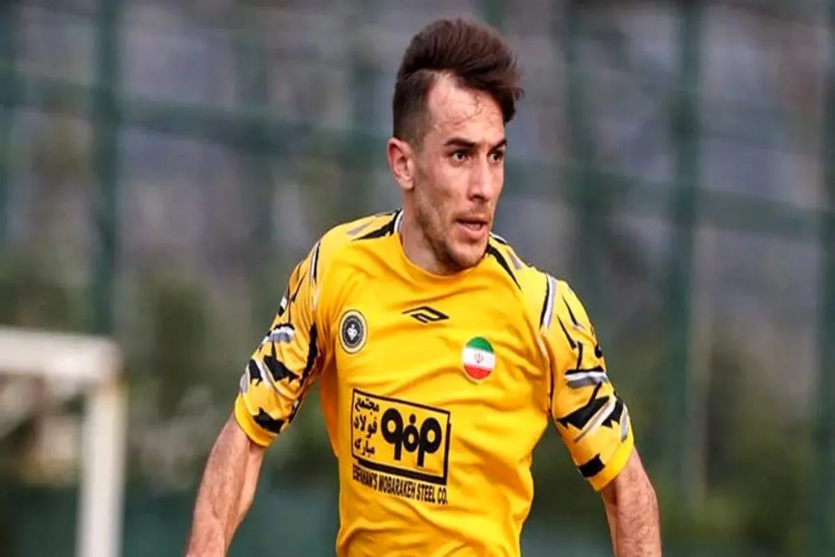 فرشاد احمد زاده در دو راهی استقلال و پرسپولیس
