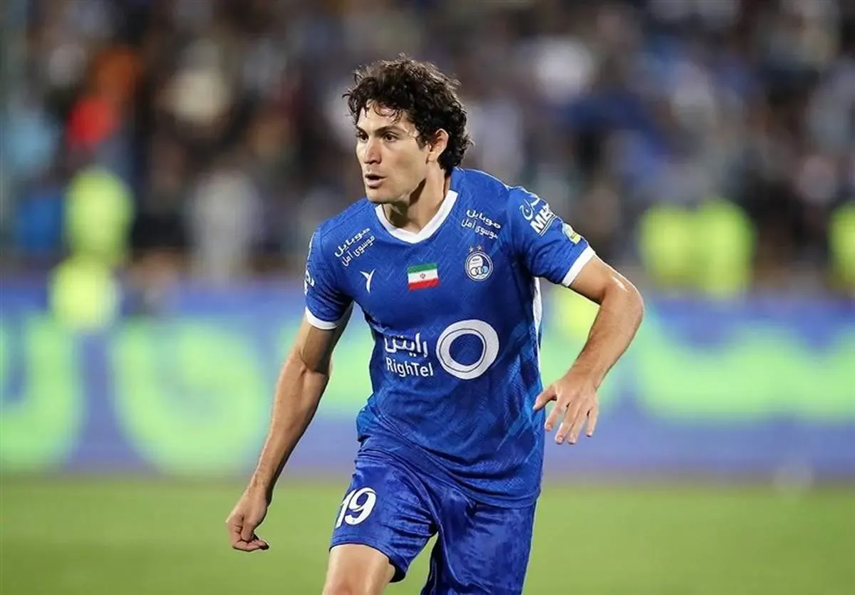 انتقال جنجالی انجام نشد/ درخواست ۹۰۰ هزار دلاری ستاره استقلال از پرسپولیس