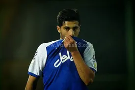 درگیری امیرعلی صادقی با بازیکن پرسپولیس در شب جنجالی فوتبال!