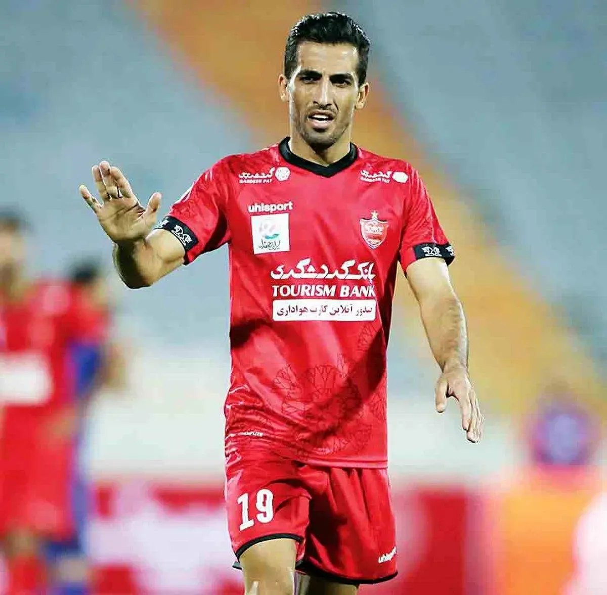 ببینید | رفتار حیرت‌انگیز وحید امیری در برابر بازیکن تراکتور