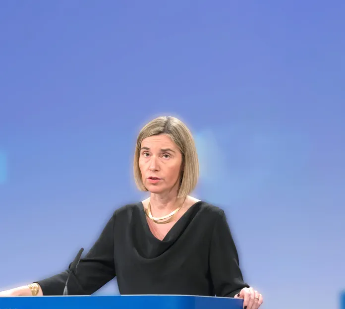 هرگز ایرانیان را تهدید نکنید