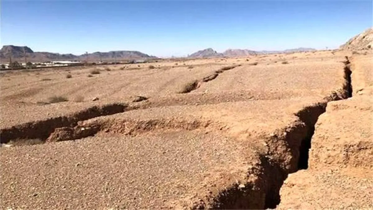 کشیده شدن دامنه فرونشست به داخل کلانشهر اصفهان/بی حس شدن مسؤولان درباره مخاطره افت زمین