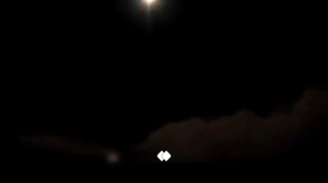 انتقال موشک های سپاه در  پایگاه های موشکی زیر زمینی/ ببینید