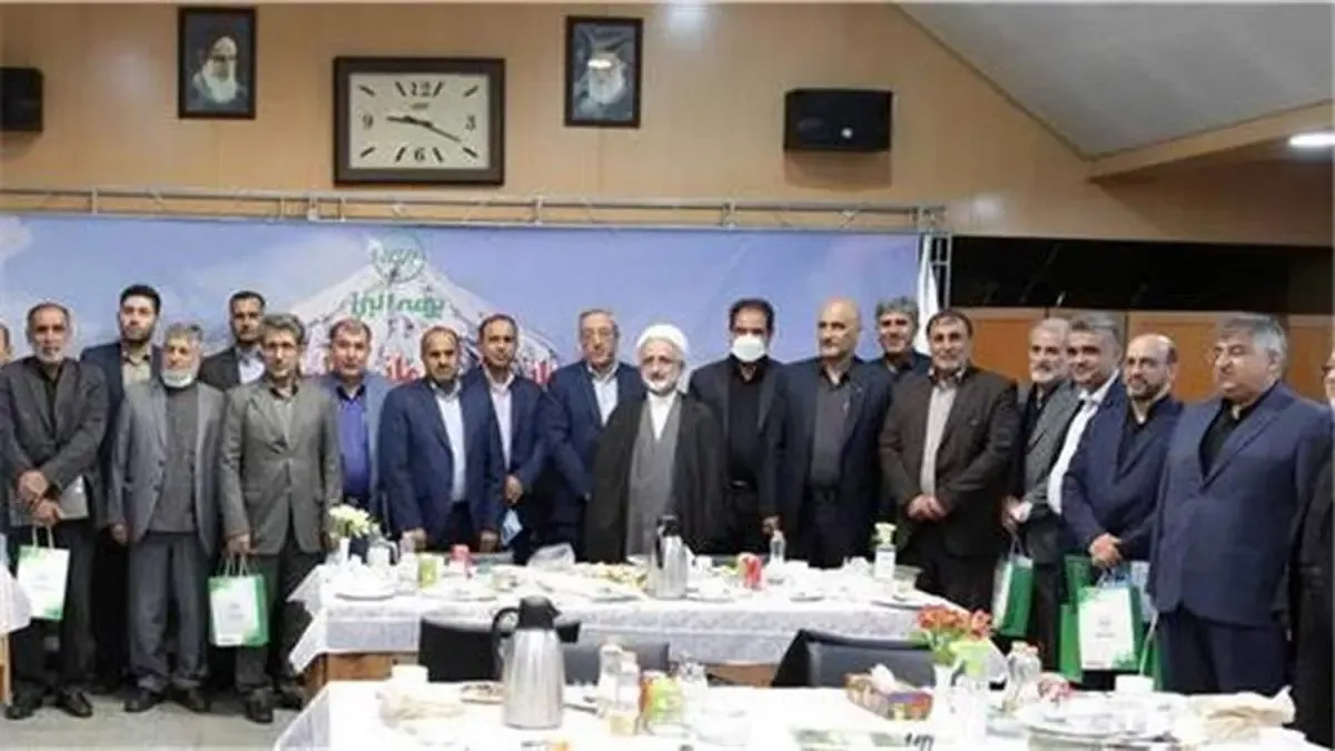 نشست هم اندیشی مسوولان امور ایثارگران وزارت اقتصاد به میزبانی بیمه البرز برگزار شد