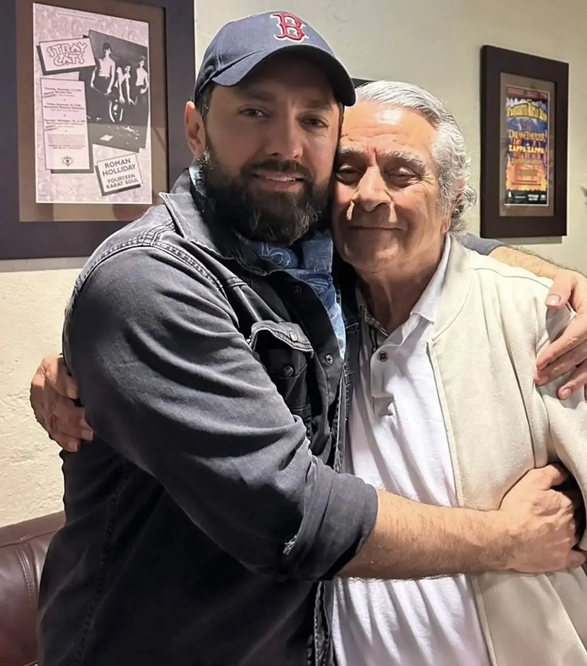 بهرام رادان در آغوش بهروز وثوقی/ عکس احساسی