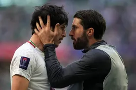 دیشب ایران مقابل ژاپن 12نفر در زمین داشت!/ تصاویر حیرت انگیز