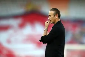 چرا گل محمدی مقابل استقلال ها متوقف می شود و اعتراض می کند؟/ عکس