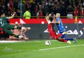 داور استقلالی بود این صحنه های دربی را ندید؟!/ تصاویر