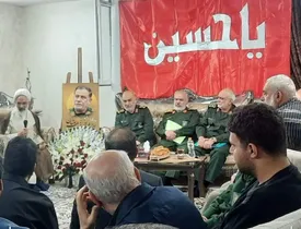 فرمانده کل سپاه در منزل شهید سردار نیلفروشان