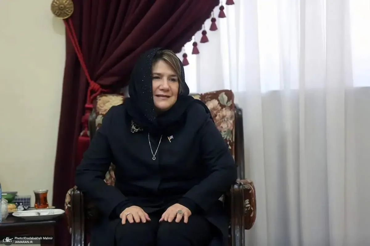 تیپ متفاوت همسر رئیس جمهور کوبا در دیدار سیدحسن خمینی